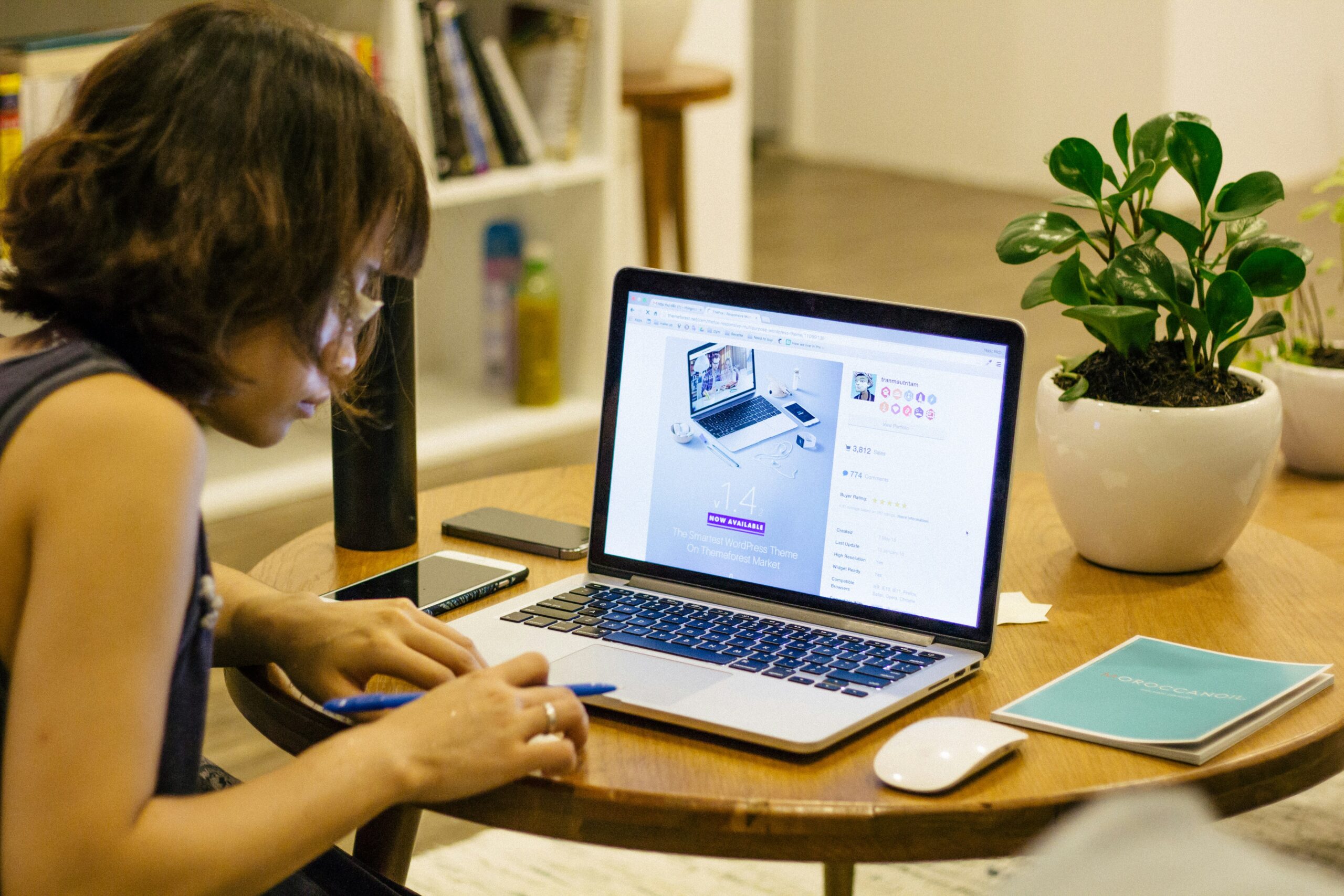 Freelance Graphic Designer